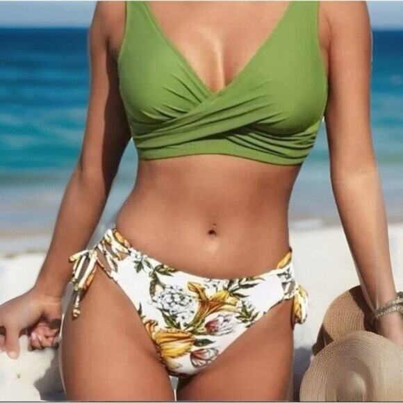 Cupshe Women’s Bikini Set Small Green Floral Print Two Piece Swimsuit Side Tie - Picture 1 of 8